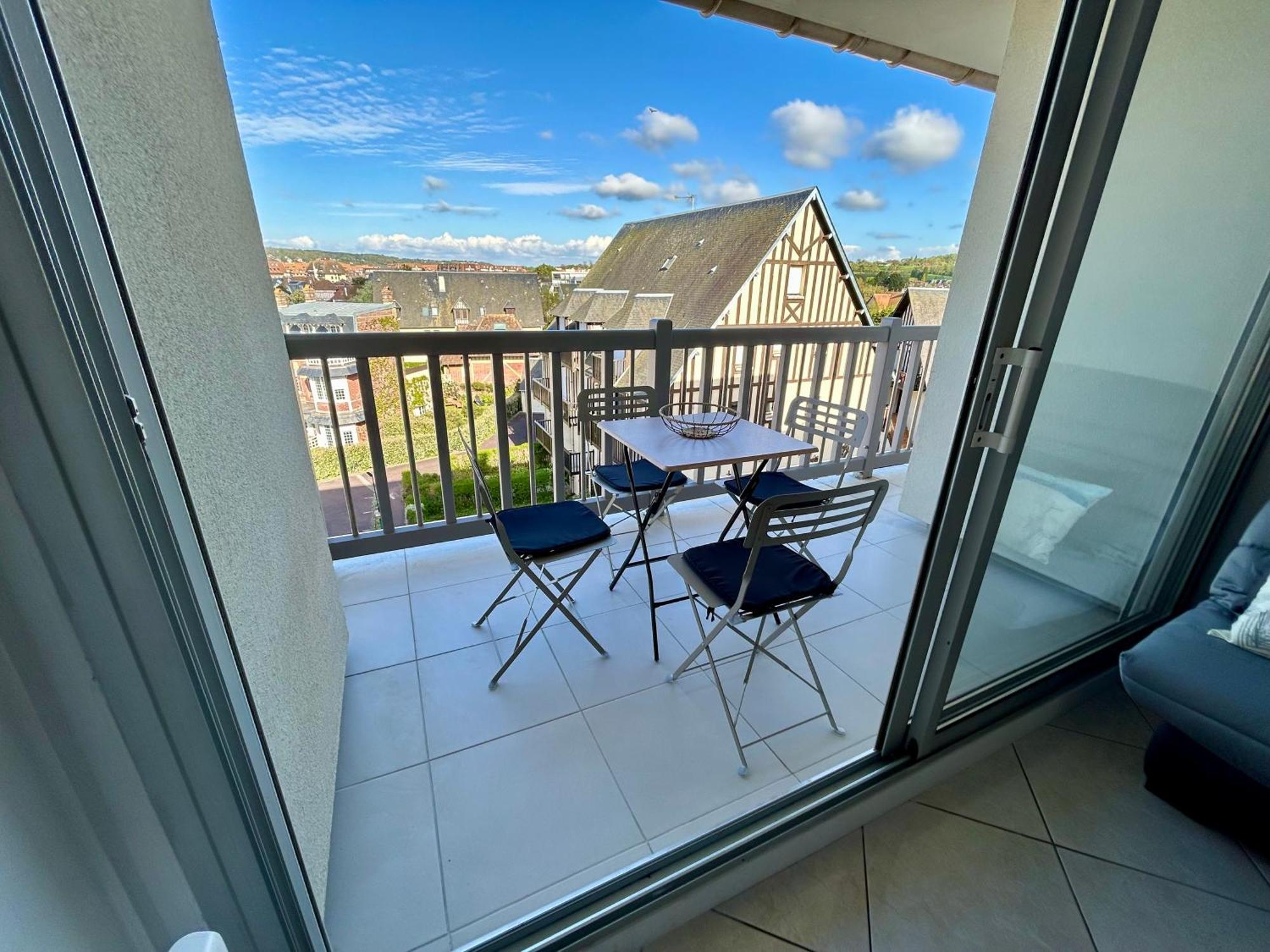 Appartement Vue Mer - 30 M De La Plage - 5 Minutes A Pied Du Centre Ville Et Du Casino Villers-sur-Mer Exterior foto